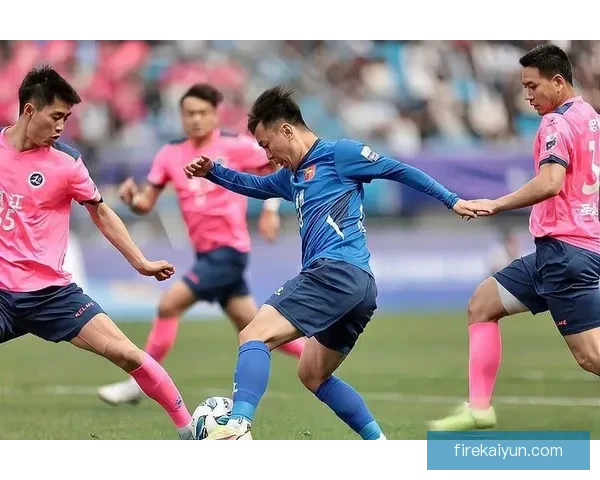 精彩回顾：最新热门比赛中球员表现亮眼，引发激烈讨论与关注