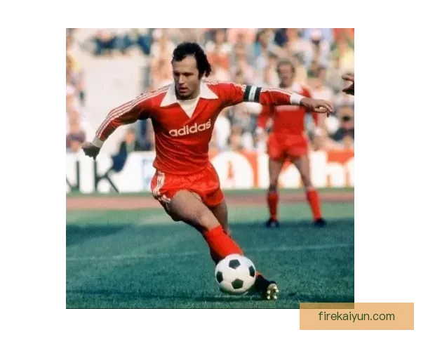 贝肯鲍尔战术遗产在现代足球中的影响力持续引发讨论