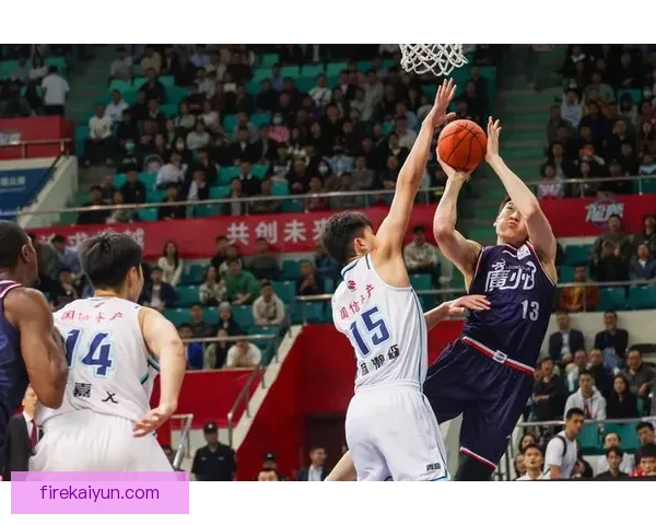 广州队青年冠军表现稳健，未来发展备受关注